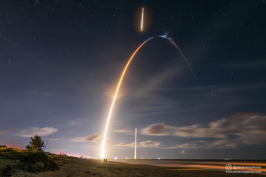 Composite photograph of the night launch of mission Zuma

Visible stages of the first stage
Translated by «Yandex.Translator»