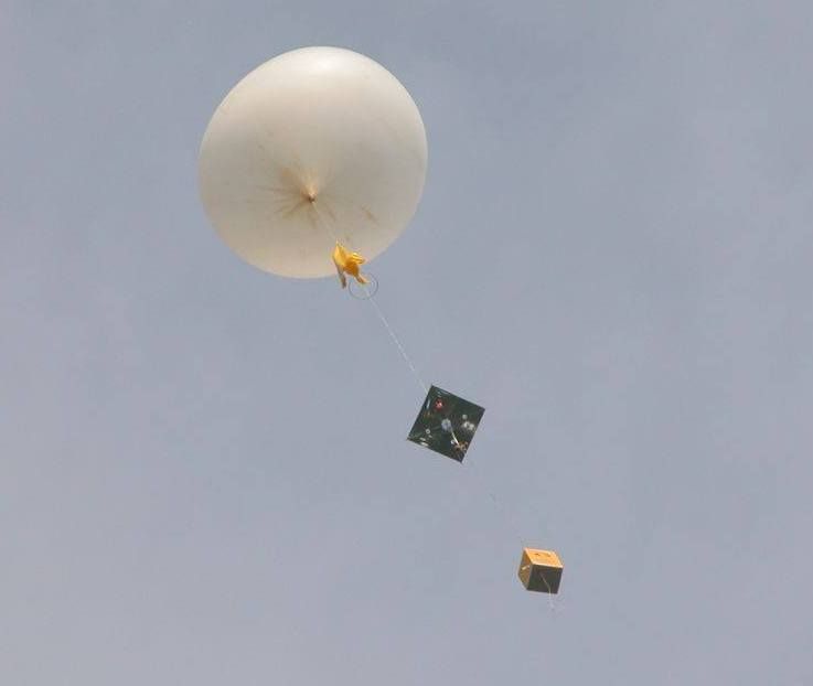 Author: The Defense Of Mariupol

March 27, 2015 · 

An unidentified object, which residents of Mariupol observed in the sky over the Ordzhonikidzevsky district is not the first day is a weather balloon.

He launched with the purpose of measuring the wind speed and the determination of in the air toxic substances. This was done in order to force the ATO and the MOE were able to react to fast-changing environment.
Translated by «Yandex.Translator»