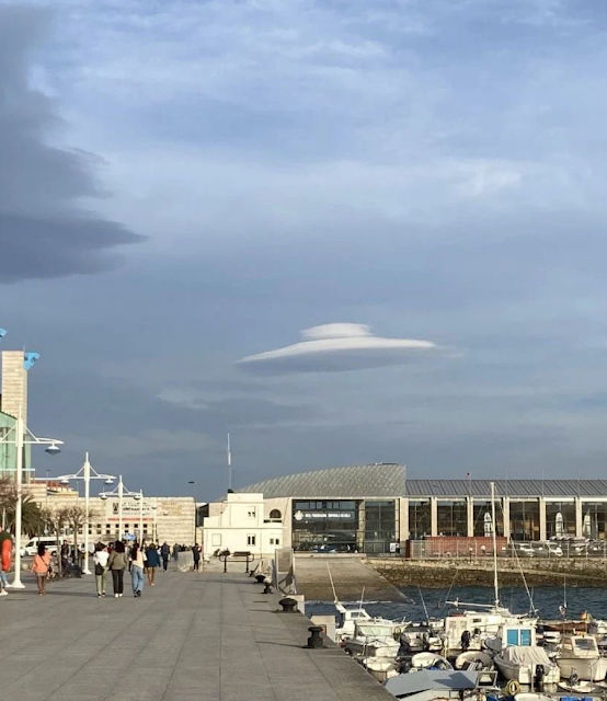 Автор: ufo5537

Nubes "platillo" a la perfección natural.

#asturias&nbsp;#lenticularclouds&nbsp;#lenticularcloud&nbsp;#nubelenticular&nbsp;#lenticular&nbsp;#ufo&nbsp;#zabedrosky&nbsp;#ovni&nbsp;#ufocloud&nbsp;#ufologiareal&nbsp;#strangeclouds
