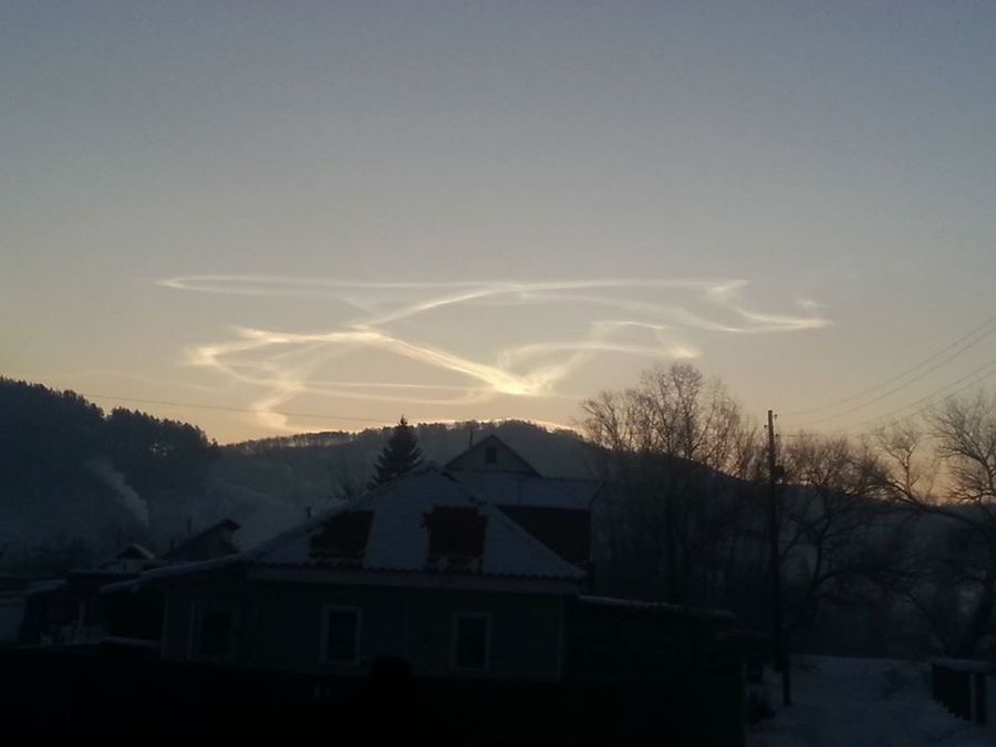 Author: Igor Ivanitsky

December 14, 2014. · 

Intricate patterns in the sky, it was possible to observe today, from Kupchegen to Barnaul.
Translated by «Yandex.Translator»