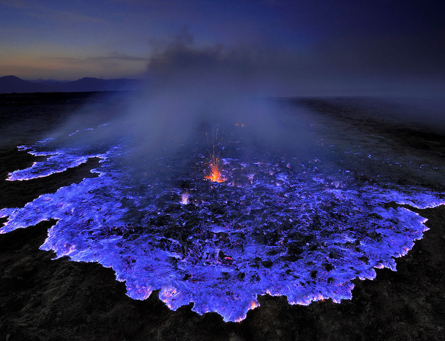 Кава Иджен – вулкан с фиолетовой лавой
