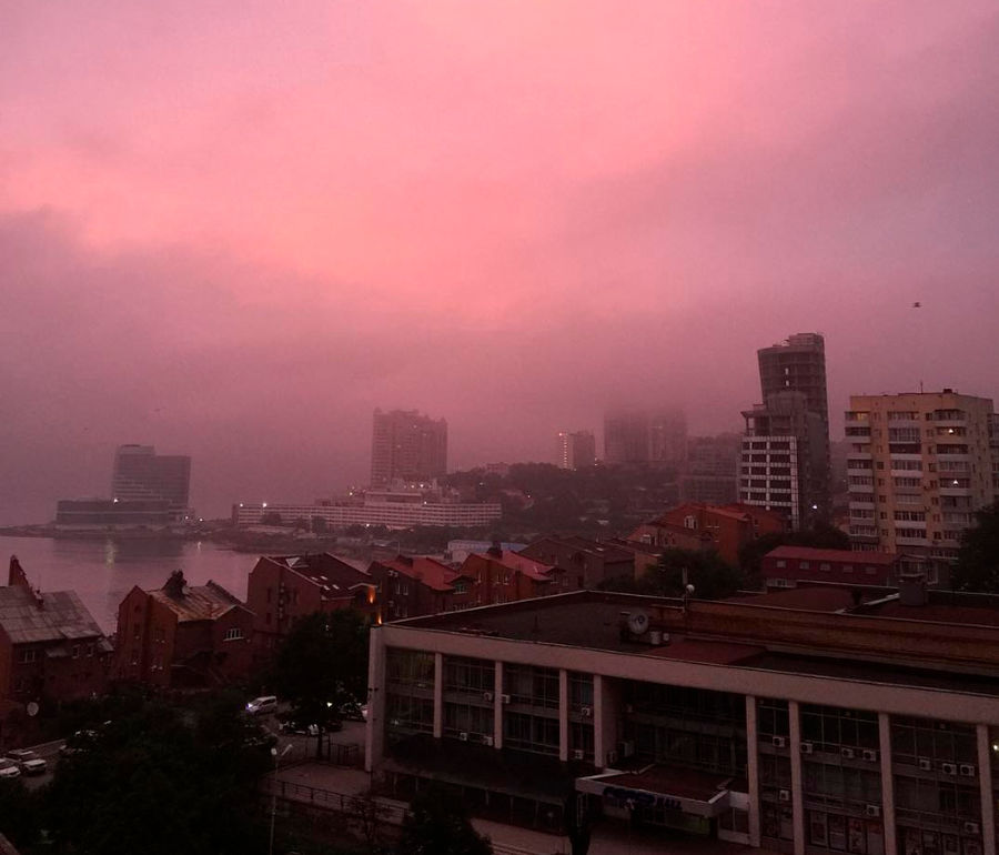 Pink sunset in Vladivostok August 8, 2016.

Author: tregubova__irina

 
Translated by «Yandex.Translator»