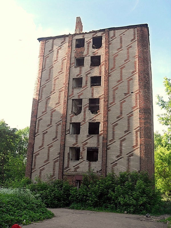 Communal house on the street Konenkova
Translated by «Yandex.Translator»