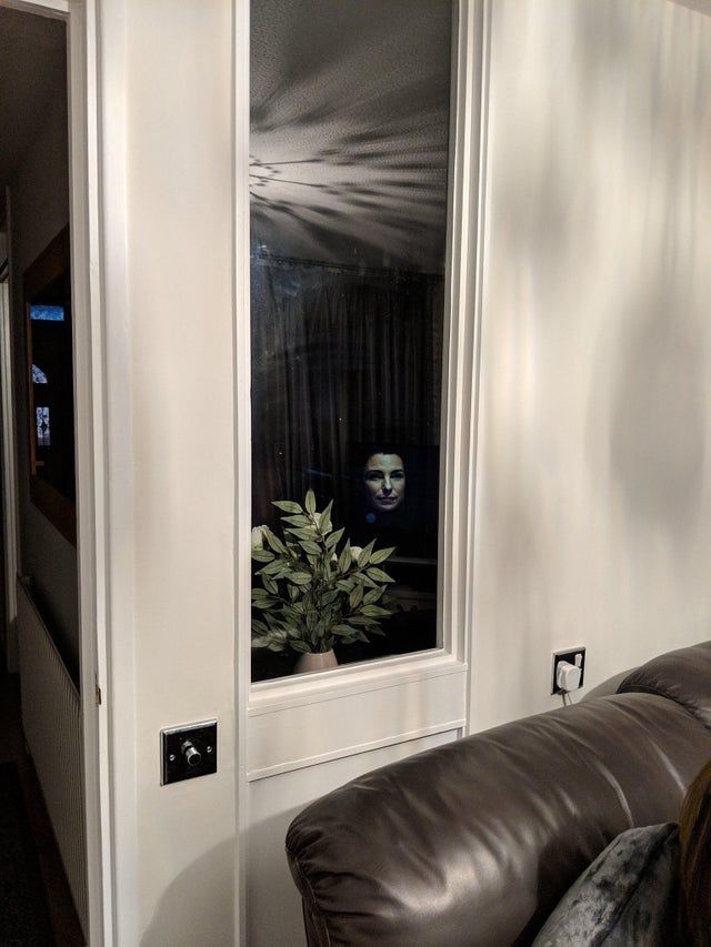u/nikkipdx15:
My friend was watching TV and this reflection looked like a ghost was outside
 