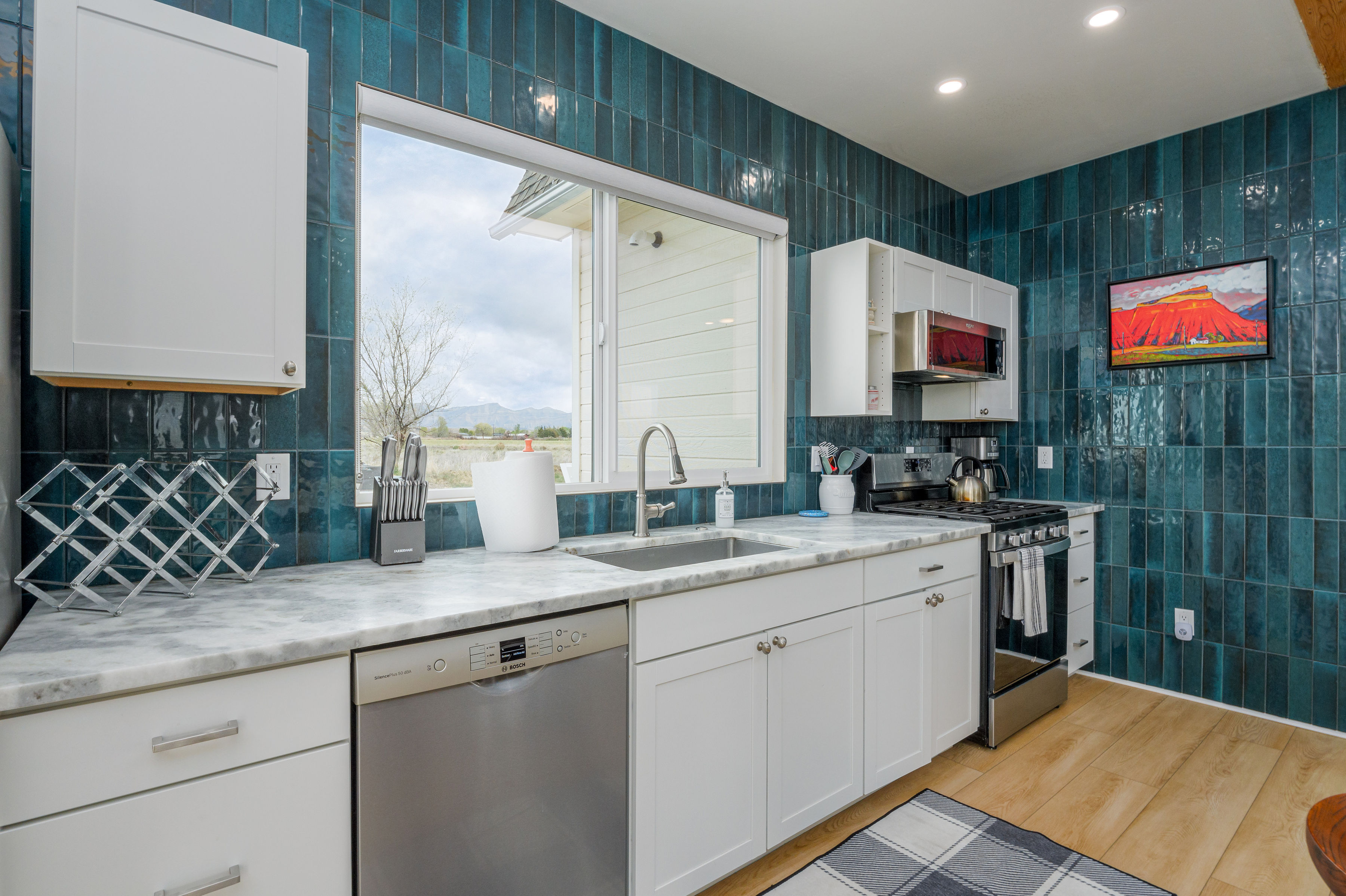 Full kitchen