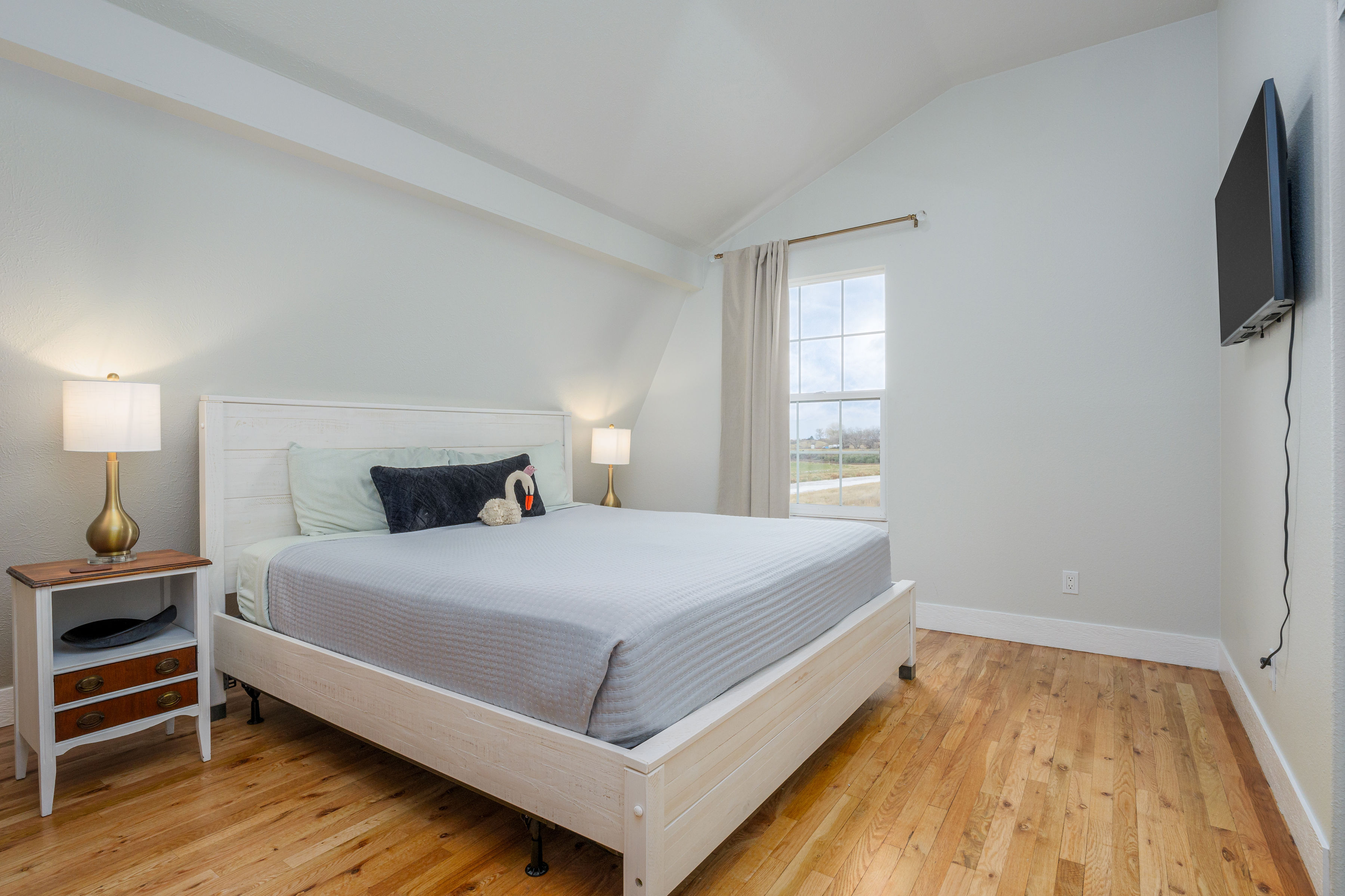 Bedroom 3 - queen bed
