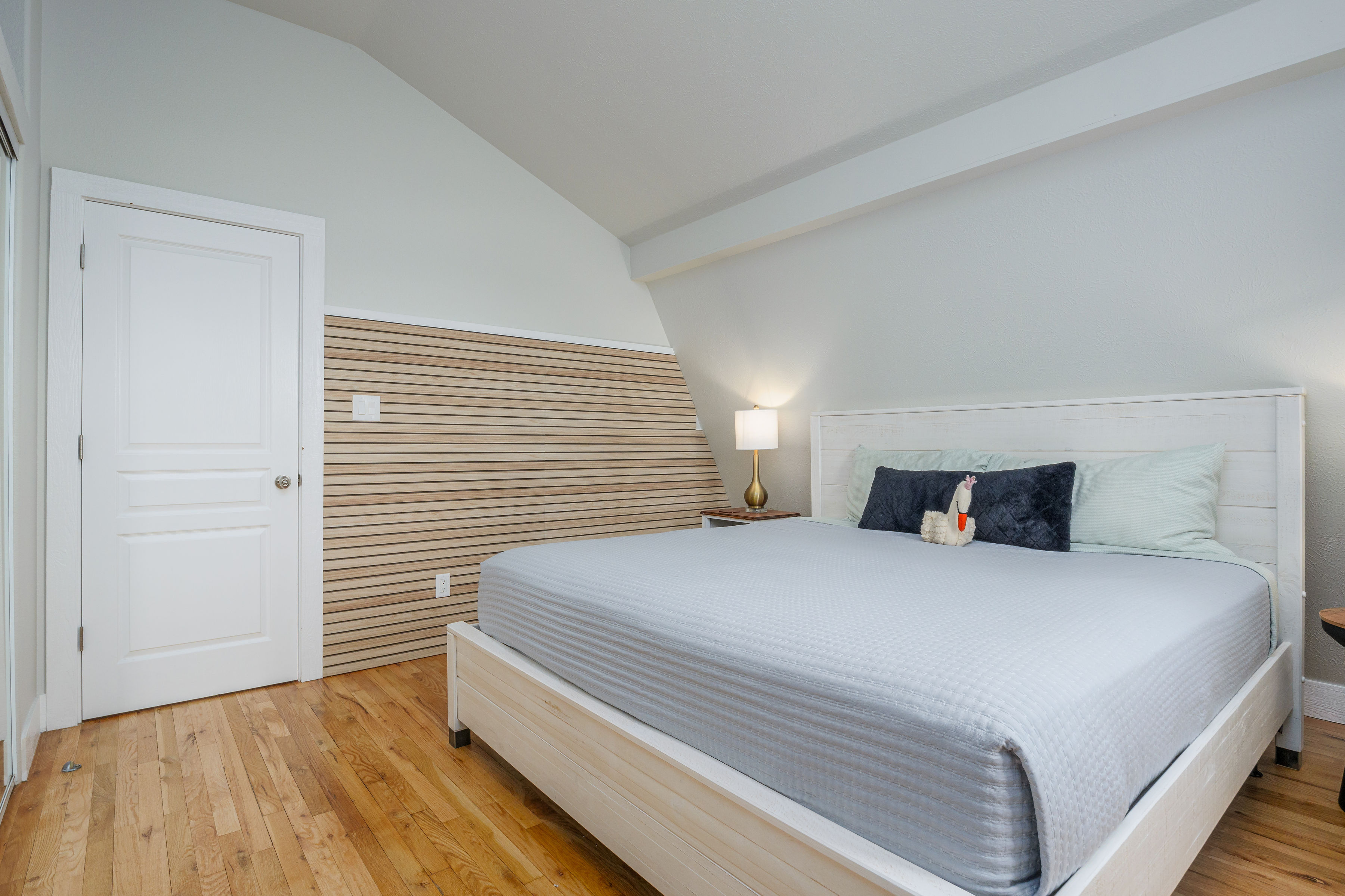 Bedroom 3 - queen bed