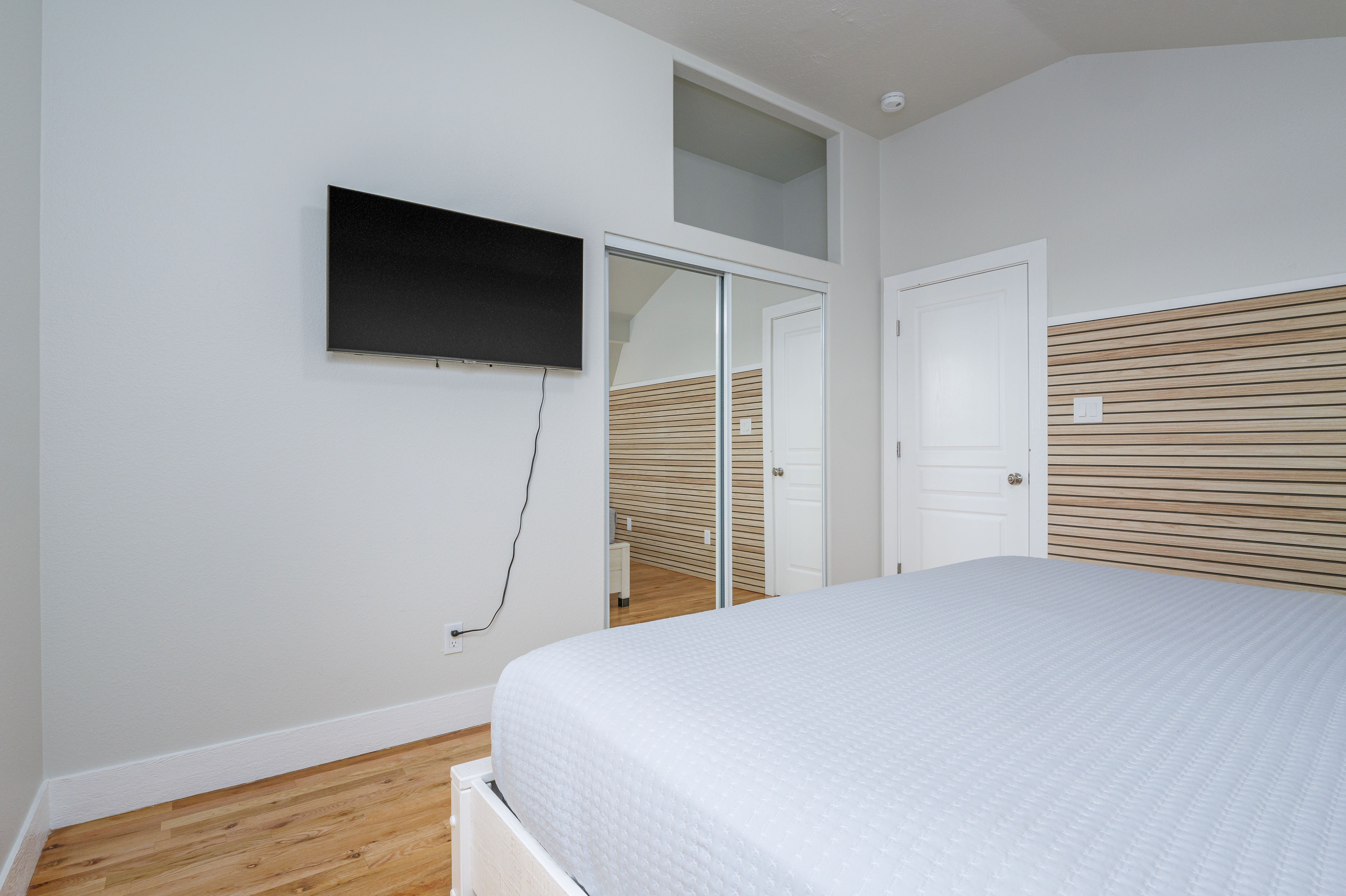 Bedroom 3 - queen bed
