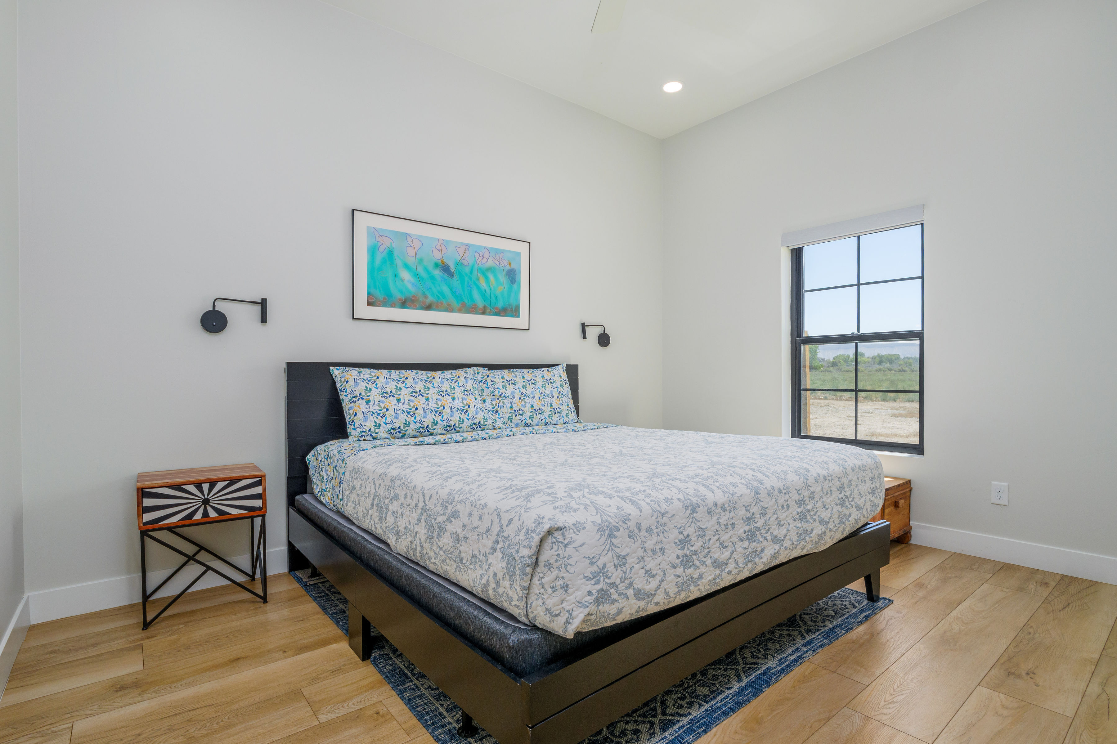 Bedroom 1 - king bed