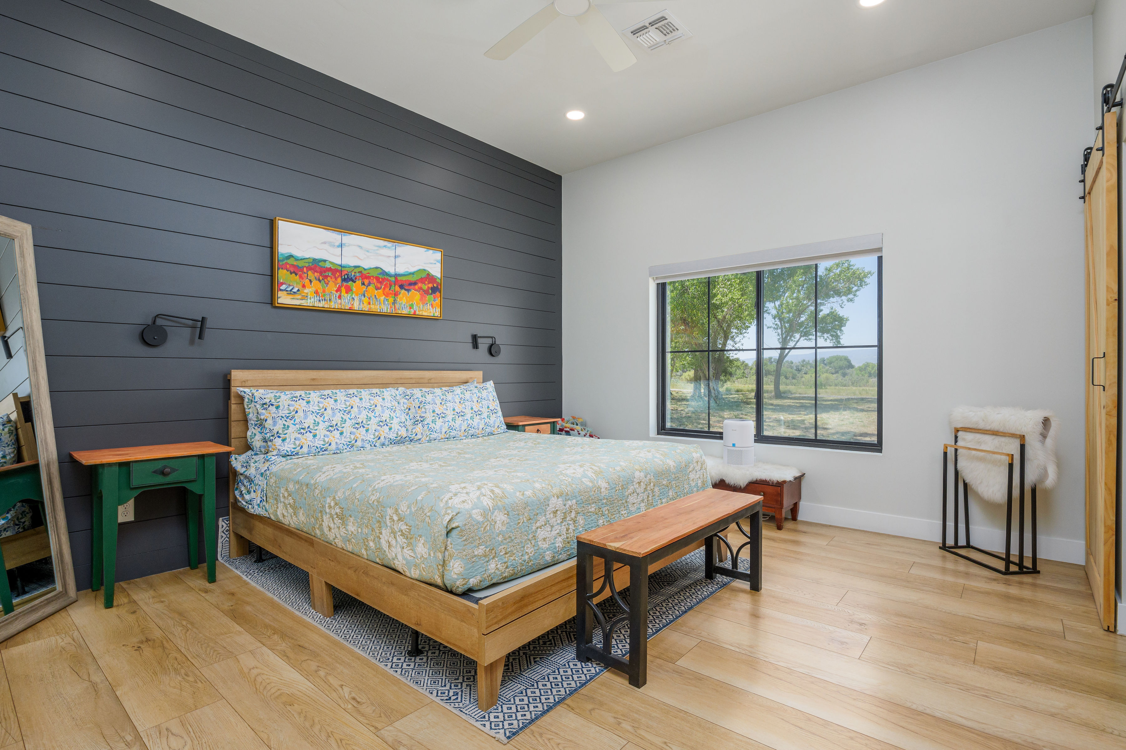 Bedroom 2 - king bed
