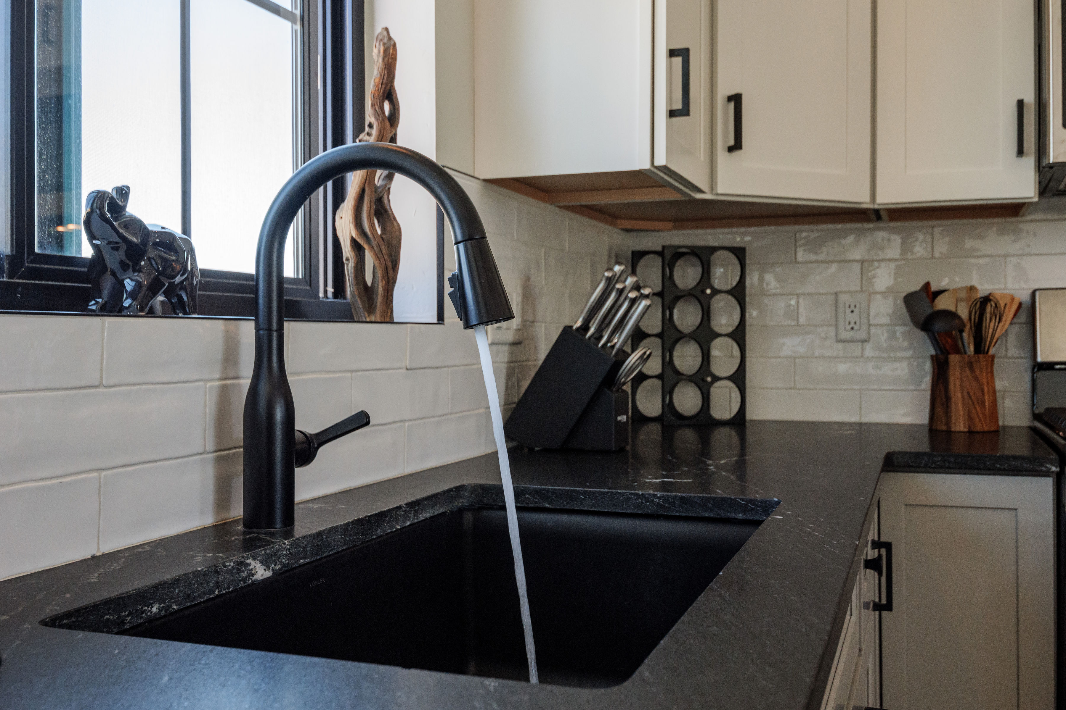 Full kitchen