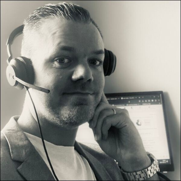 Fredrik Blom 600x600.jpg