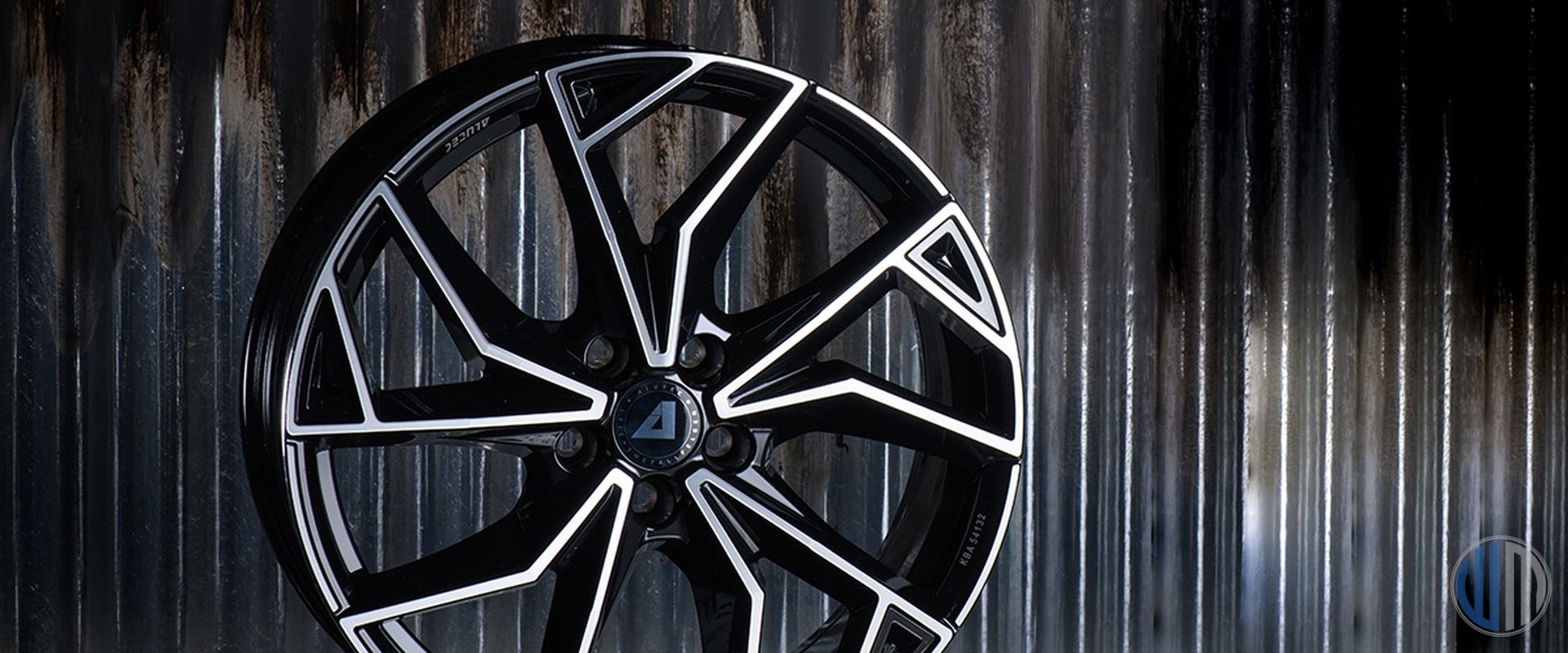 slide_wheelsmanufacture_0011_1920_800