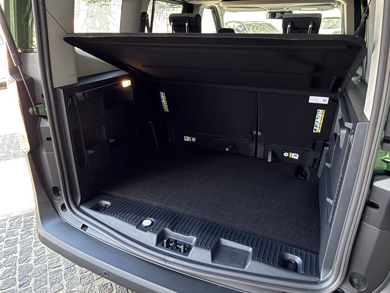 photo_5434141023065469190_y