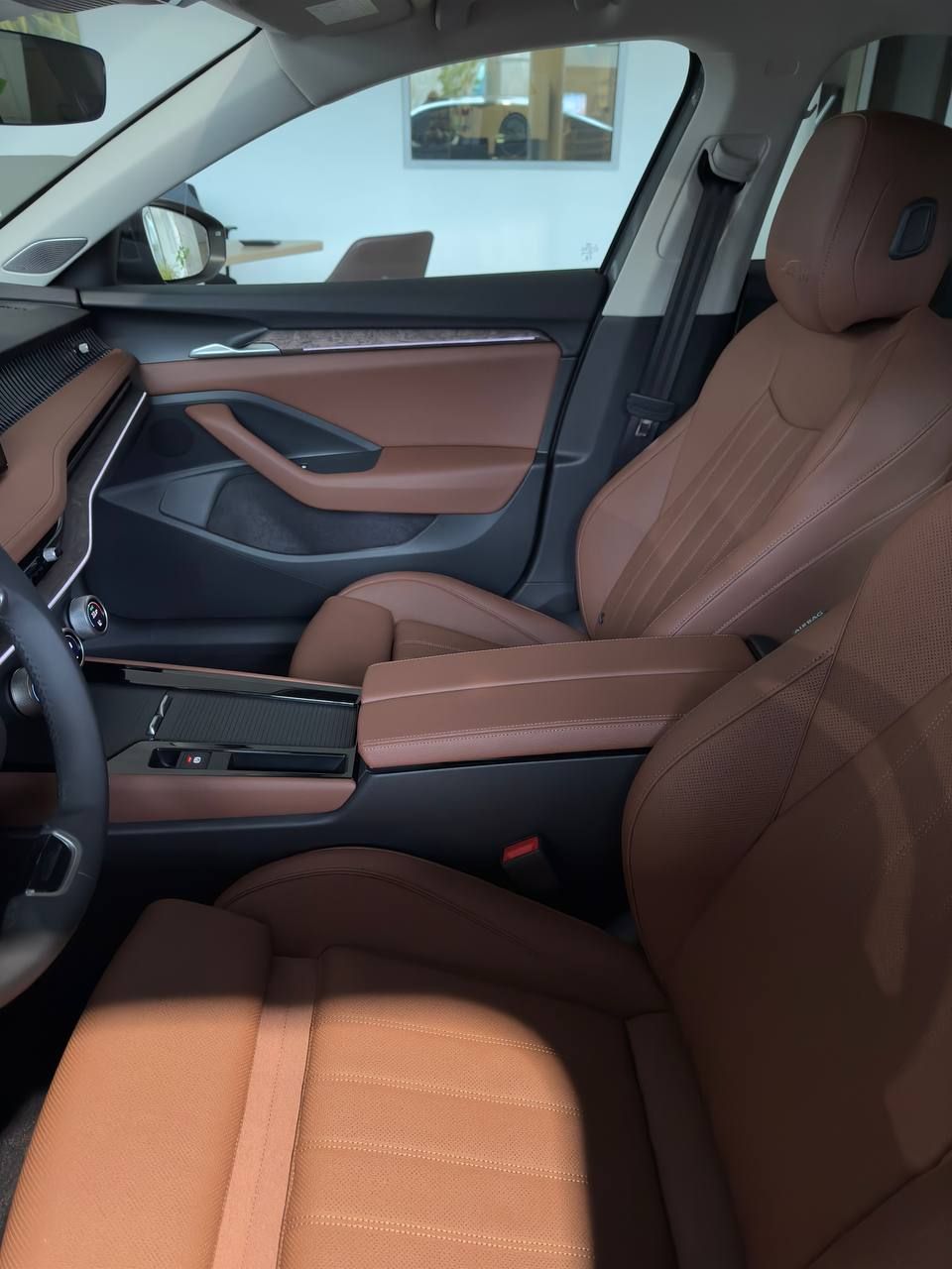 photo_5447541780590491028_y