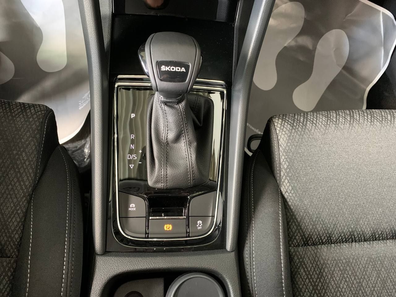 photo_5420301495976449052_y