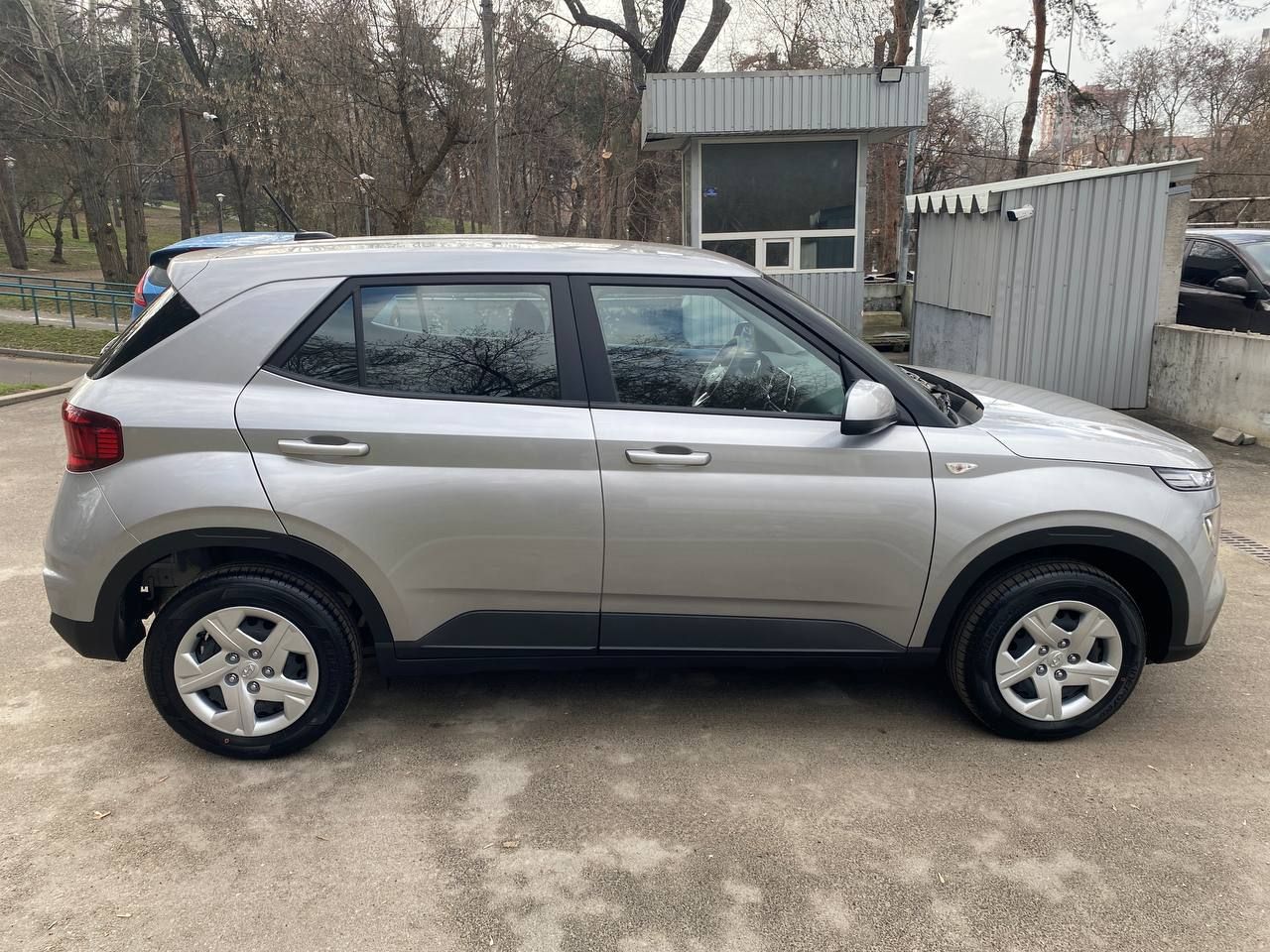 photo_5359701212535657874_y