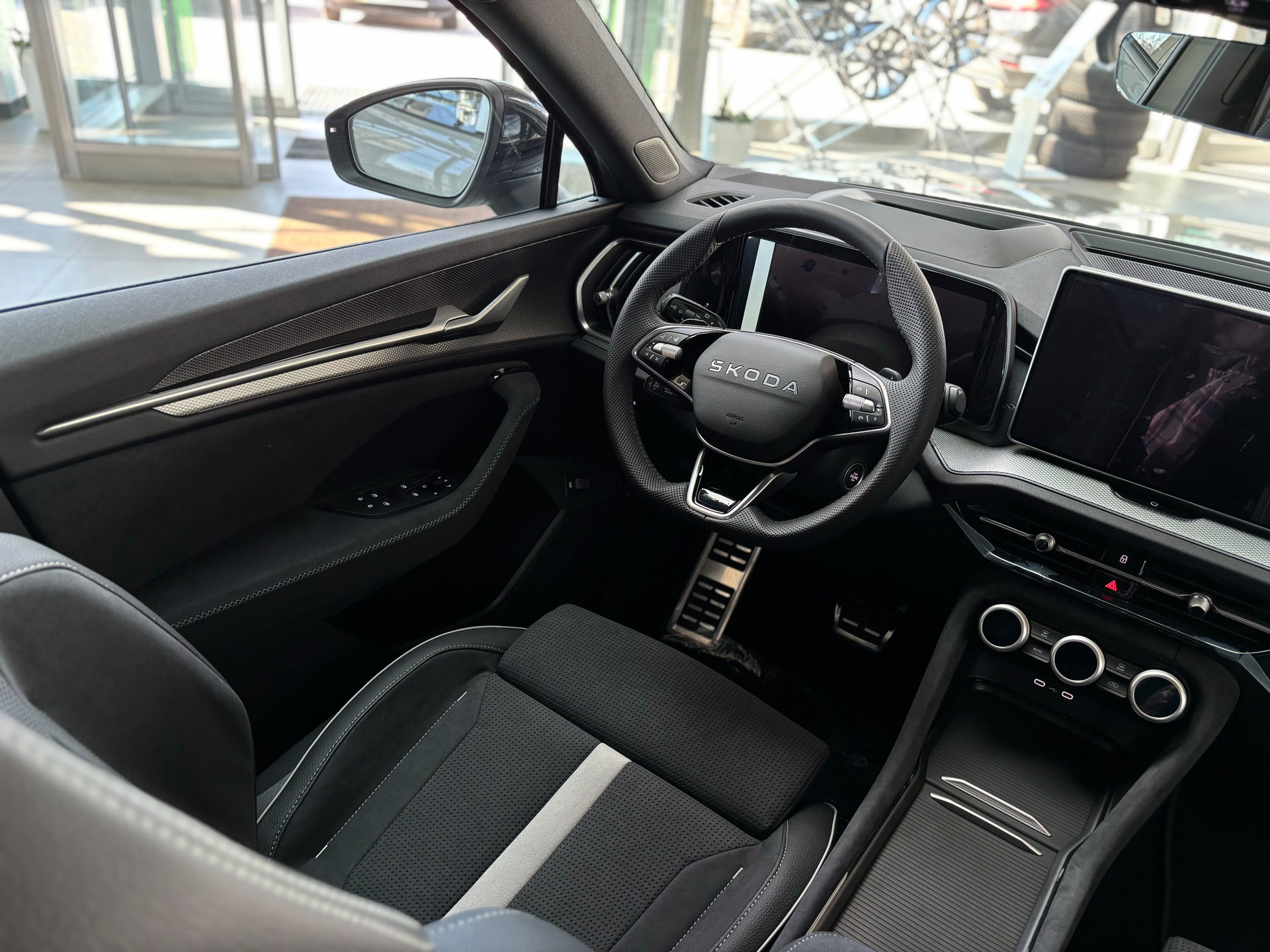 C0B56697-23B7-4A46-9016-80B0DA89813B