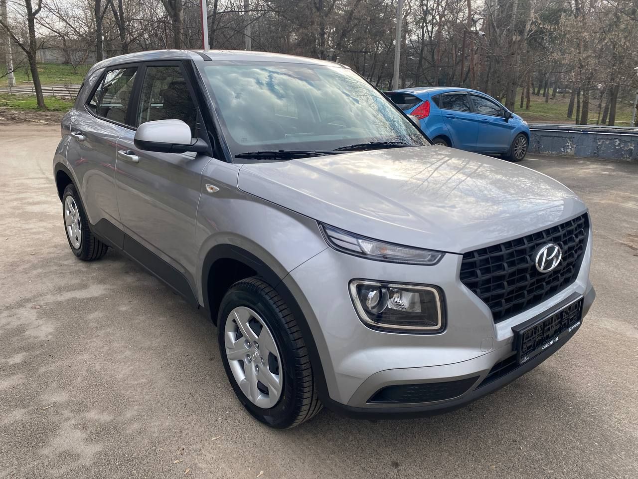 photo_5359701212535657875_y