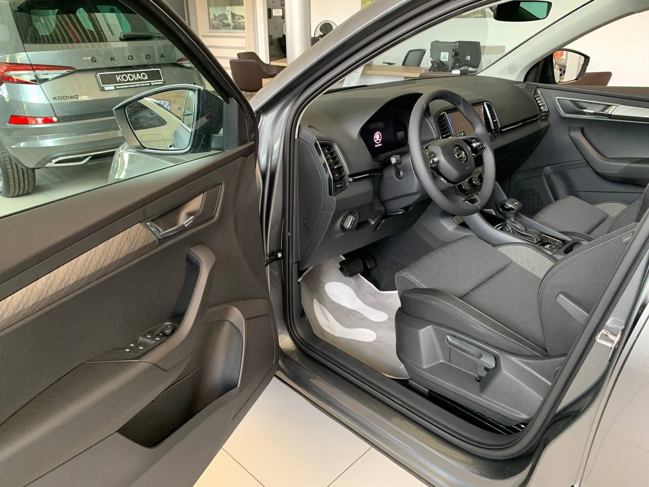 photo_5420301495976449040_y