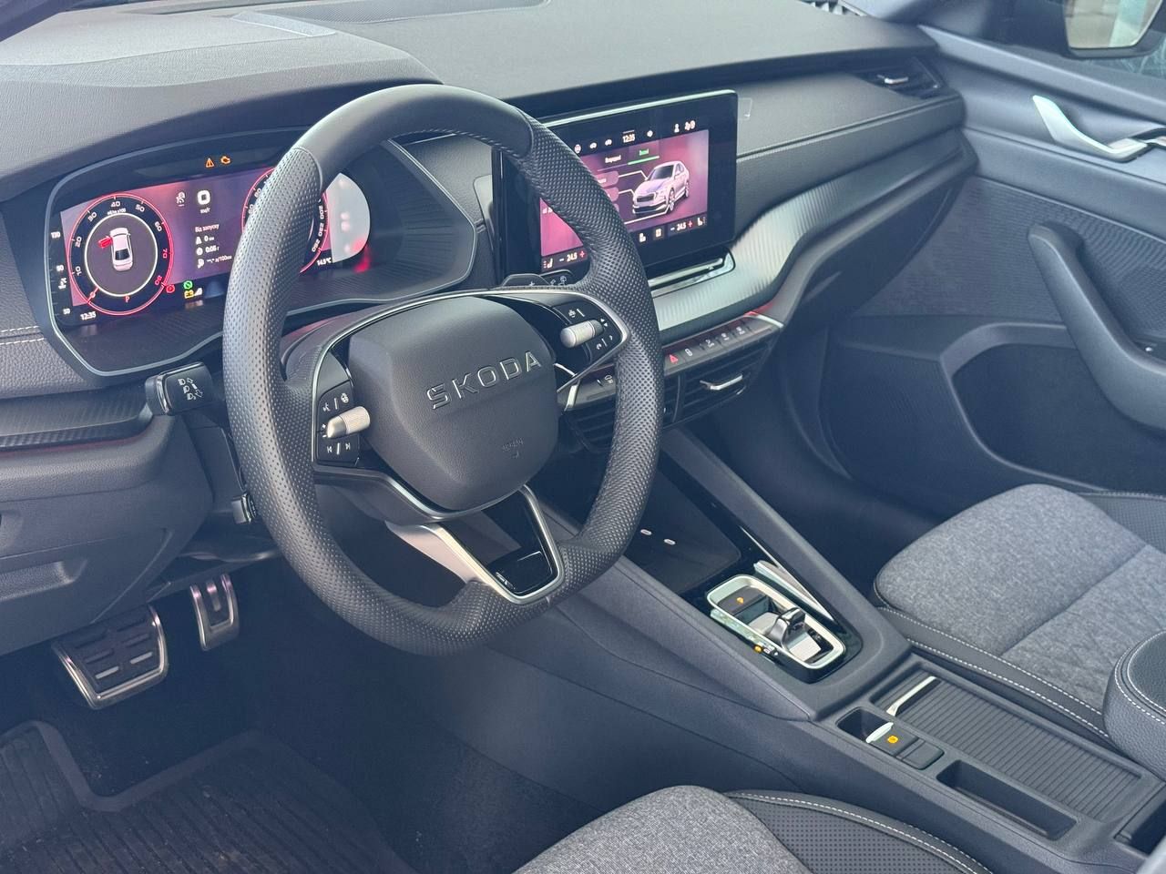 photo_5456280548687941145_y