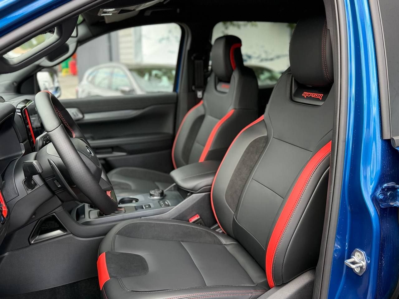 photo_5413772999657648573_y