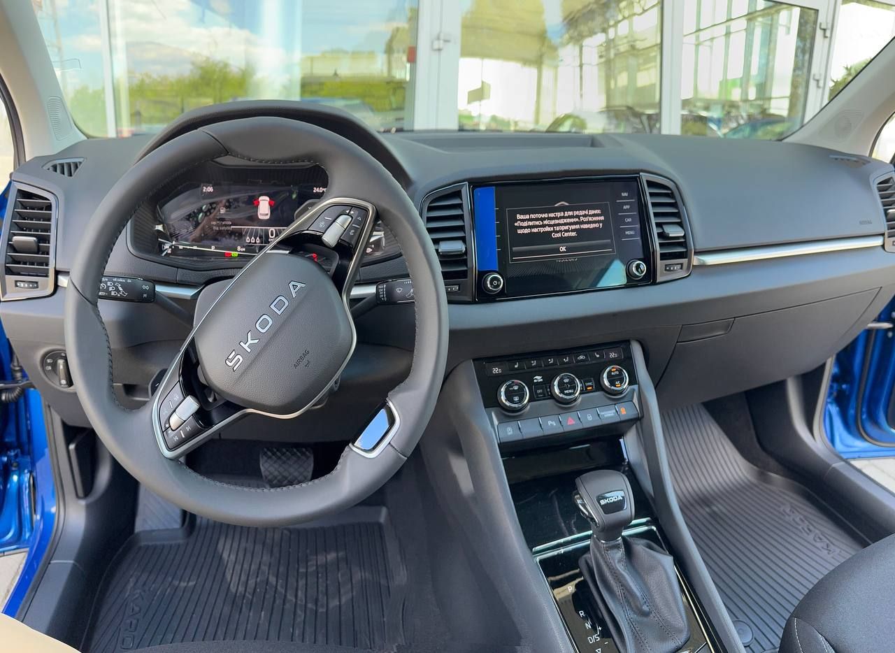 photo_5305502560662188578_y