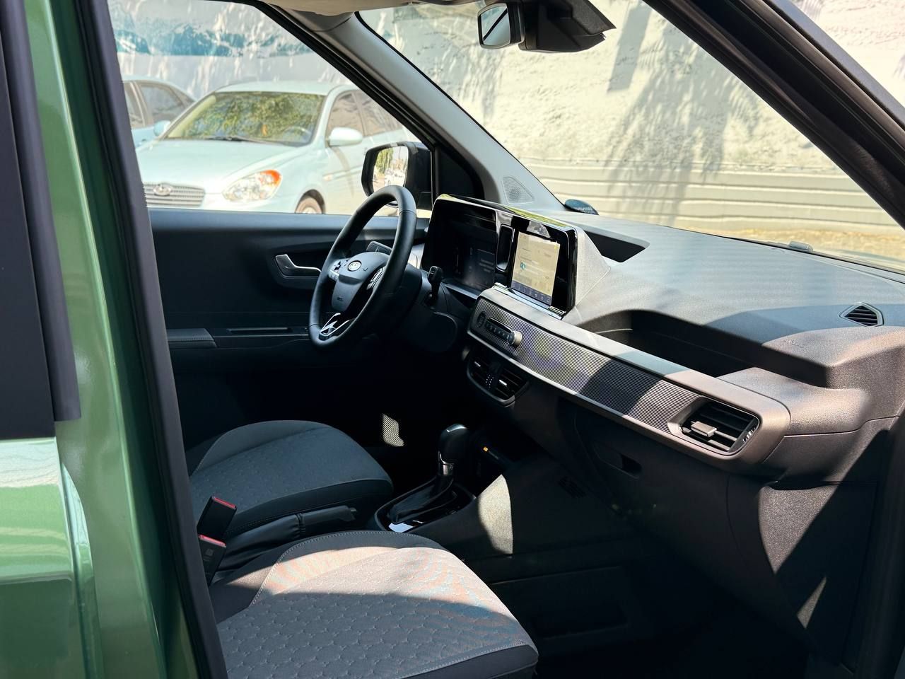 photo_5433961386058316450_y