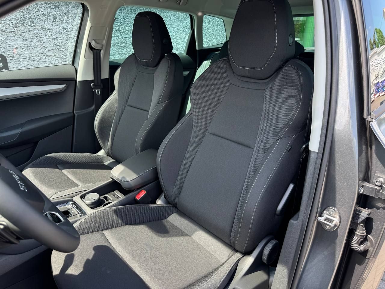 photo_5377661515928303957_y