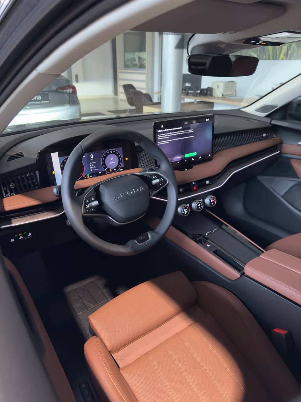 photo_5447541780590491029_y