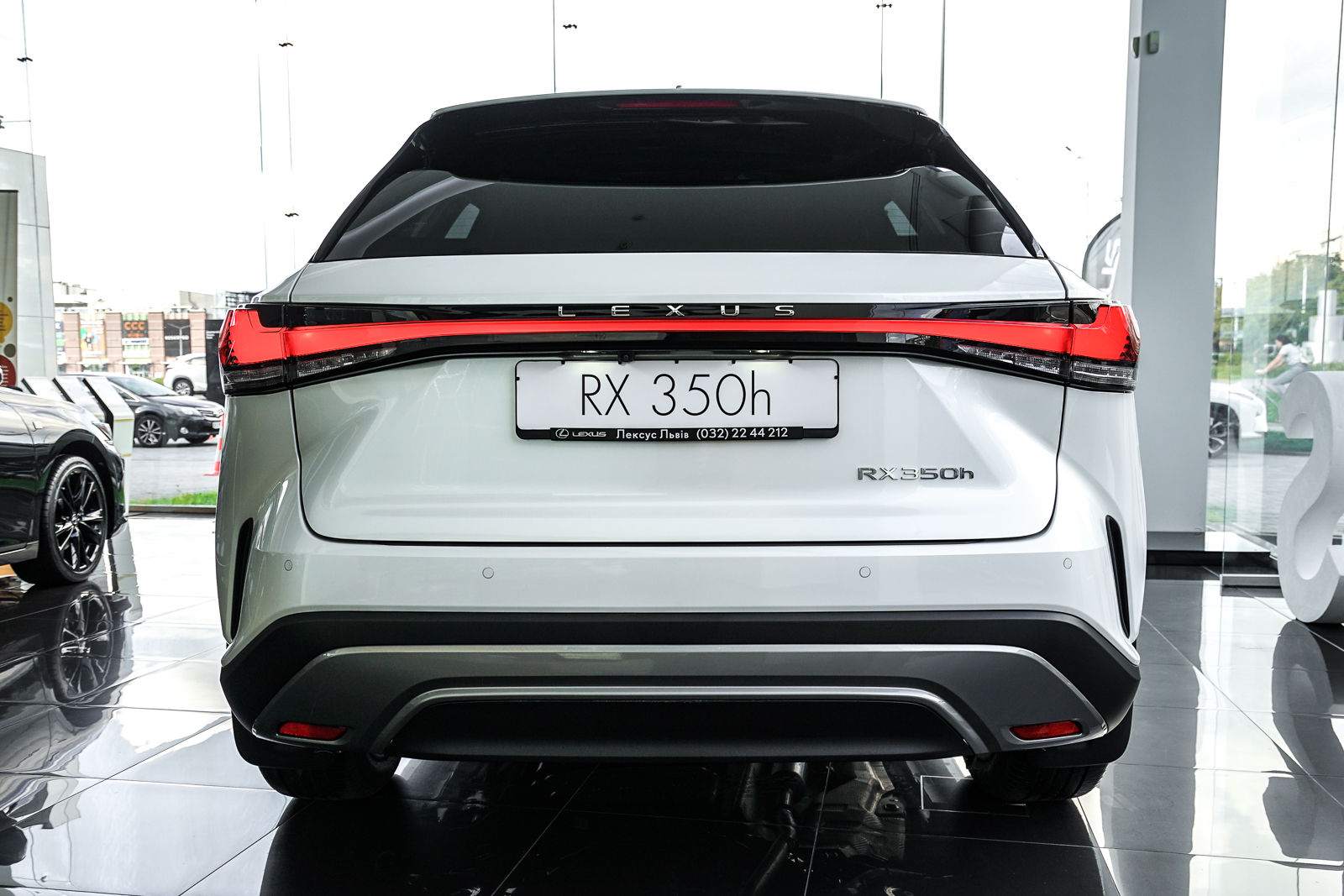 RX-350h-pre-w-DSC03781-1600