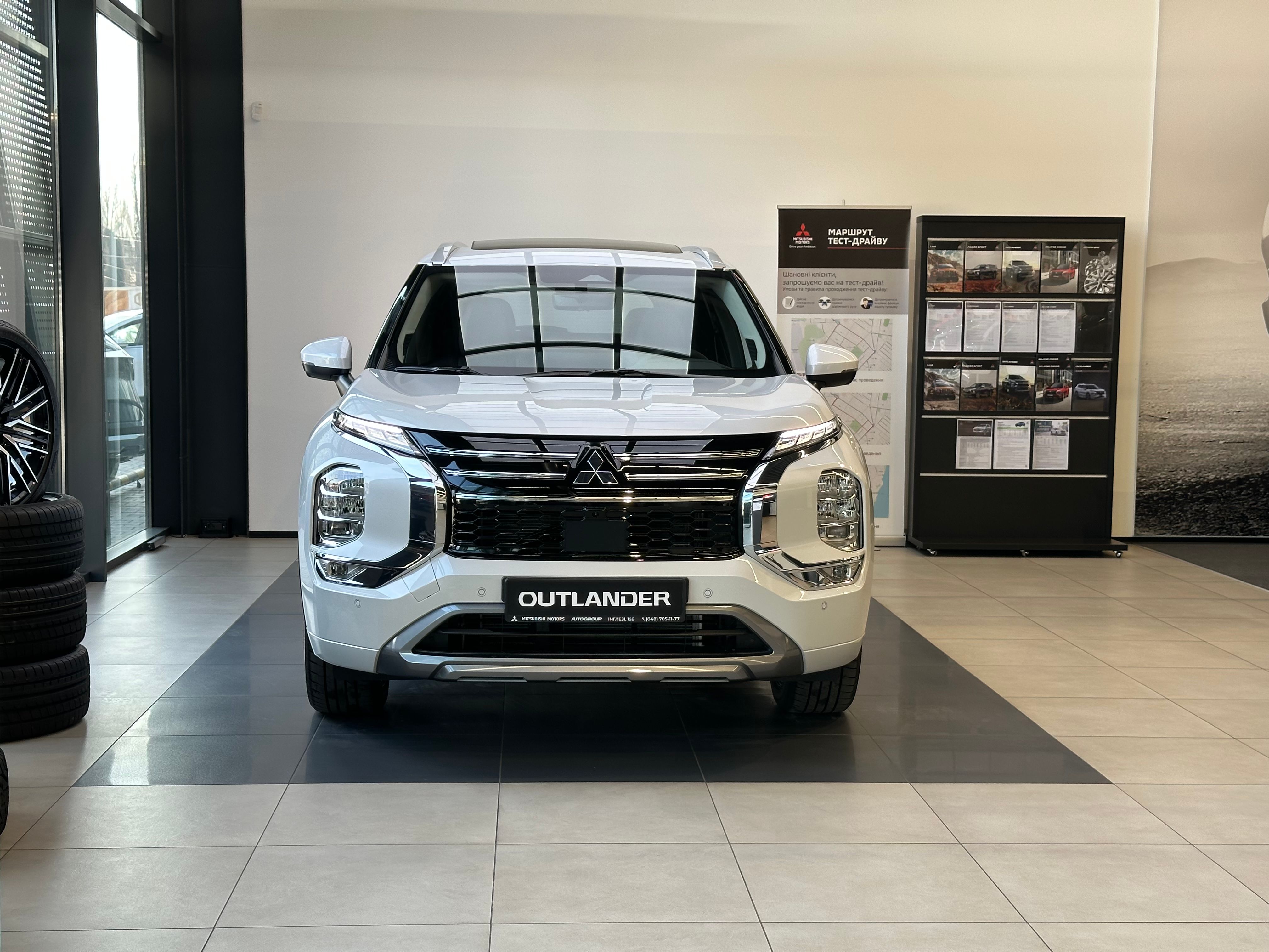 UDRIVE - Mitsubishi Outlander Ultimate 2025 2.5 MIVEC/135 KW 4x4 (CVT ...