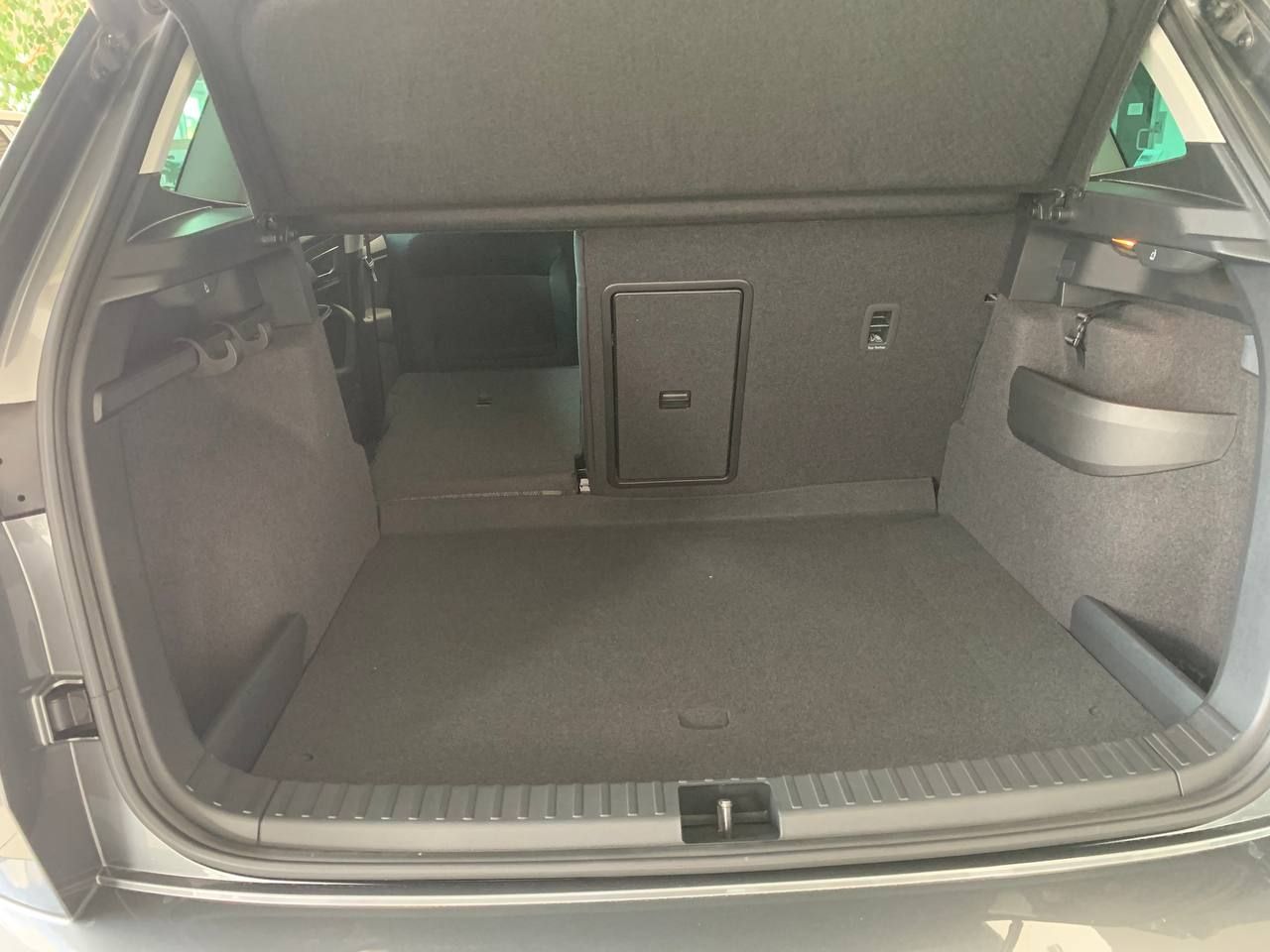 photo_5420301495976449059_y