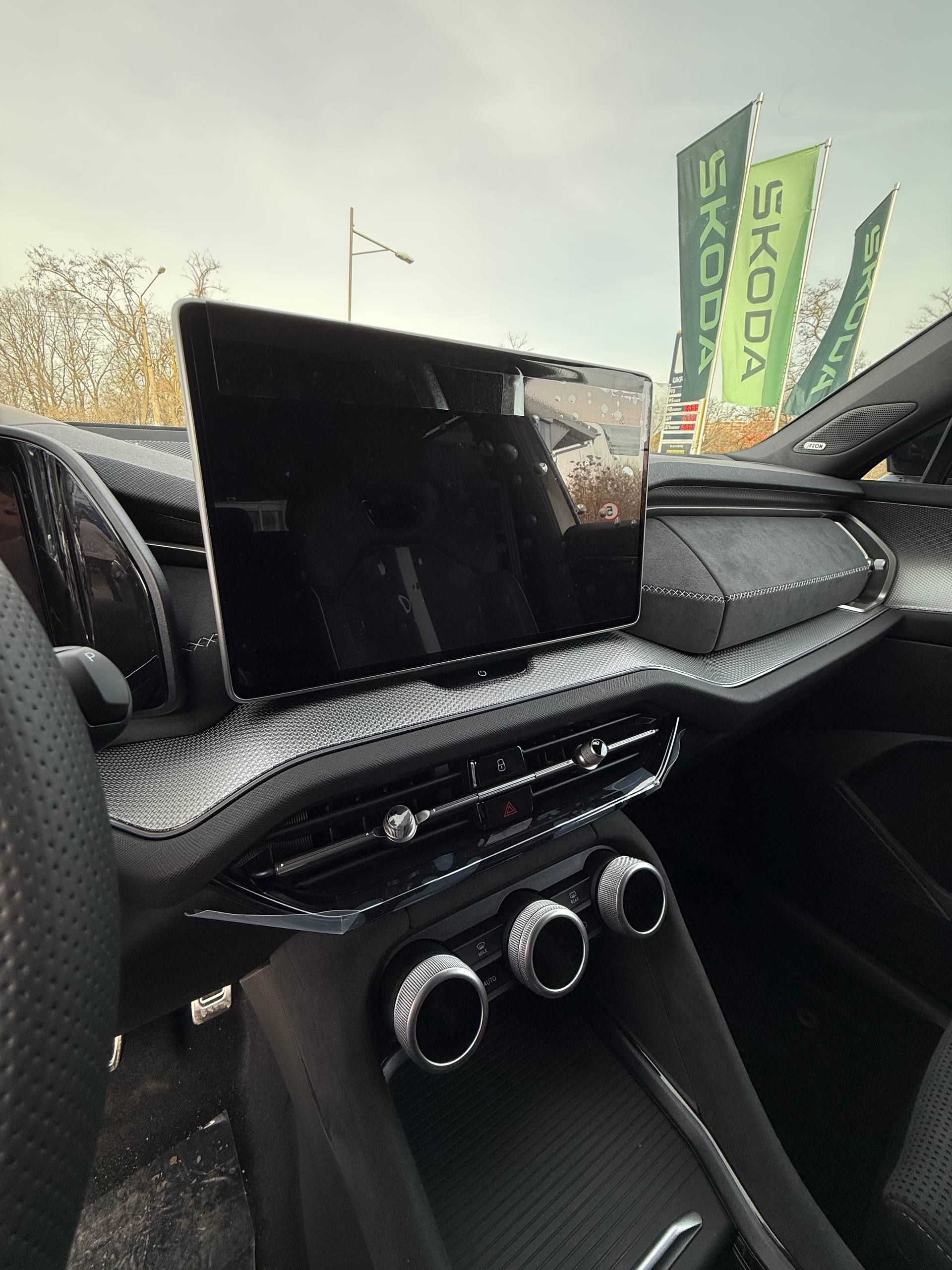 photo_2025-11-27_12-35-26