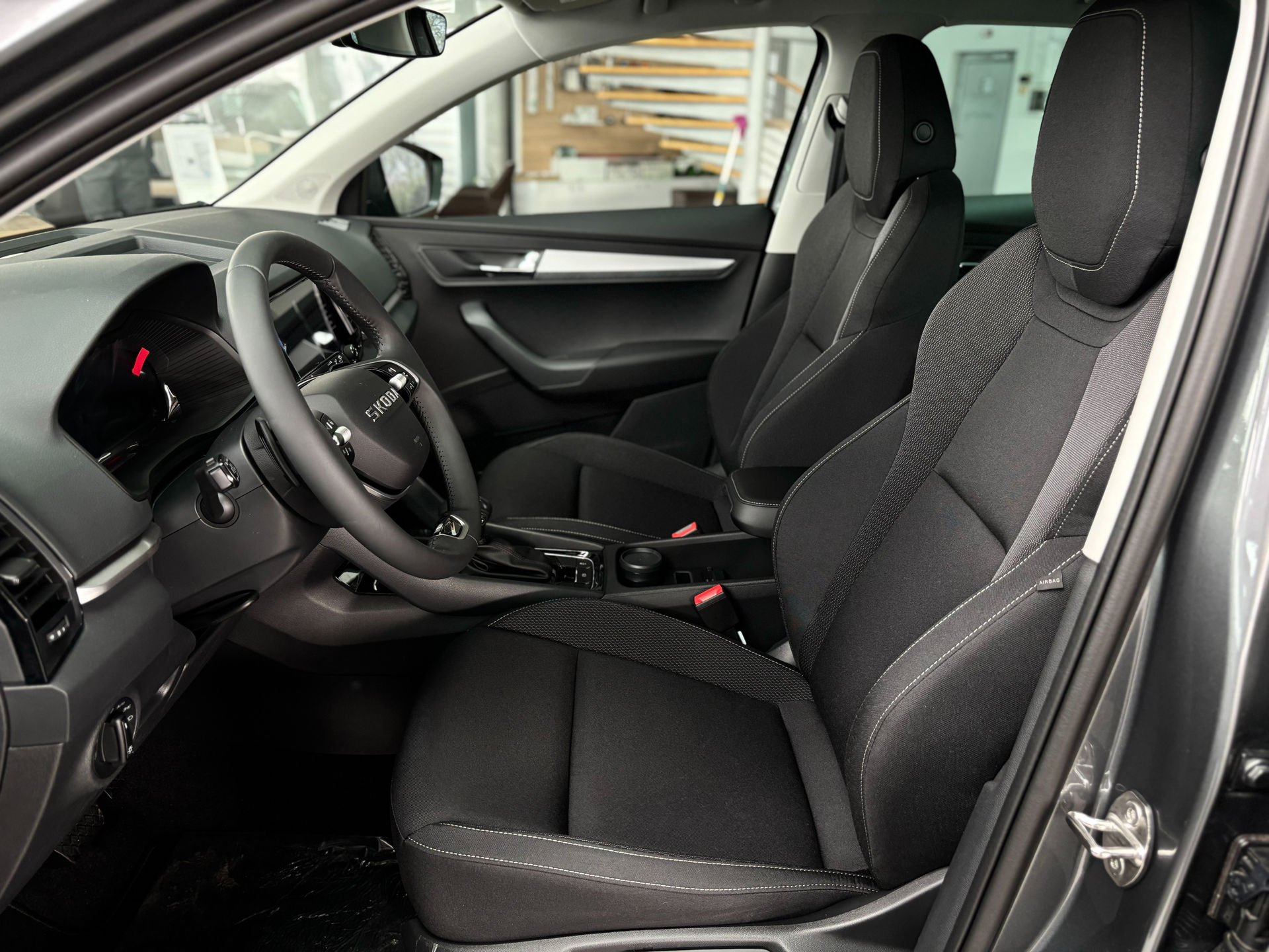 84AD0B76-E0CC-487C-9992-82574780A90C