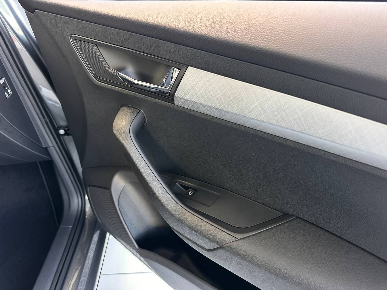 photo_4_2025-09-04_17-04-32