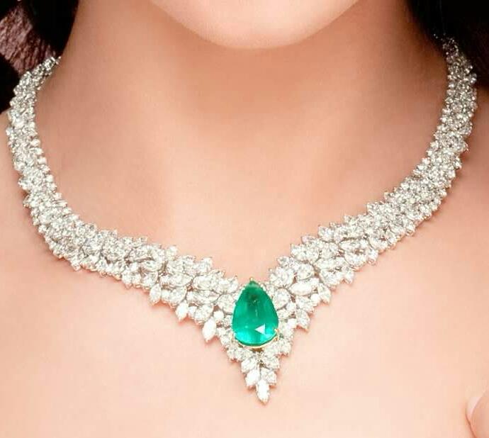 Green Emerald and Diamonds Necklace