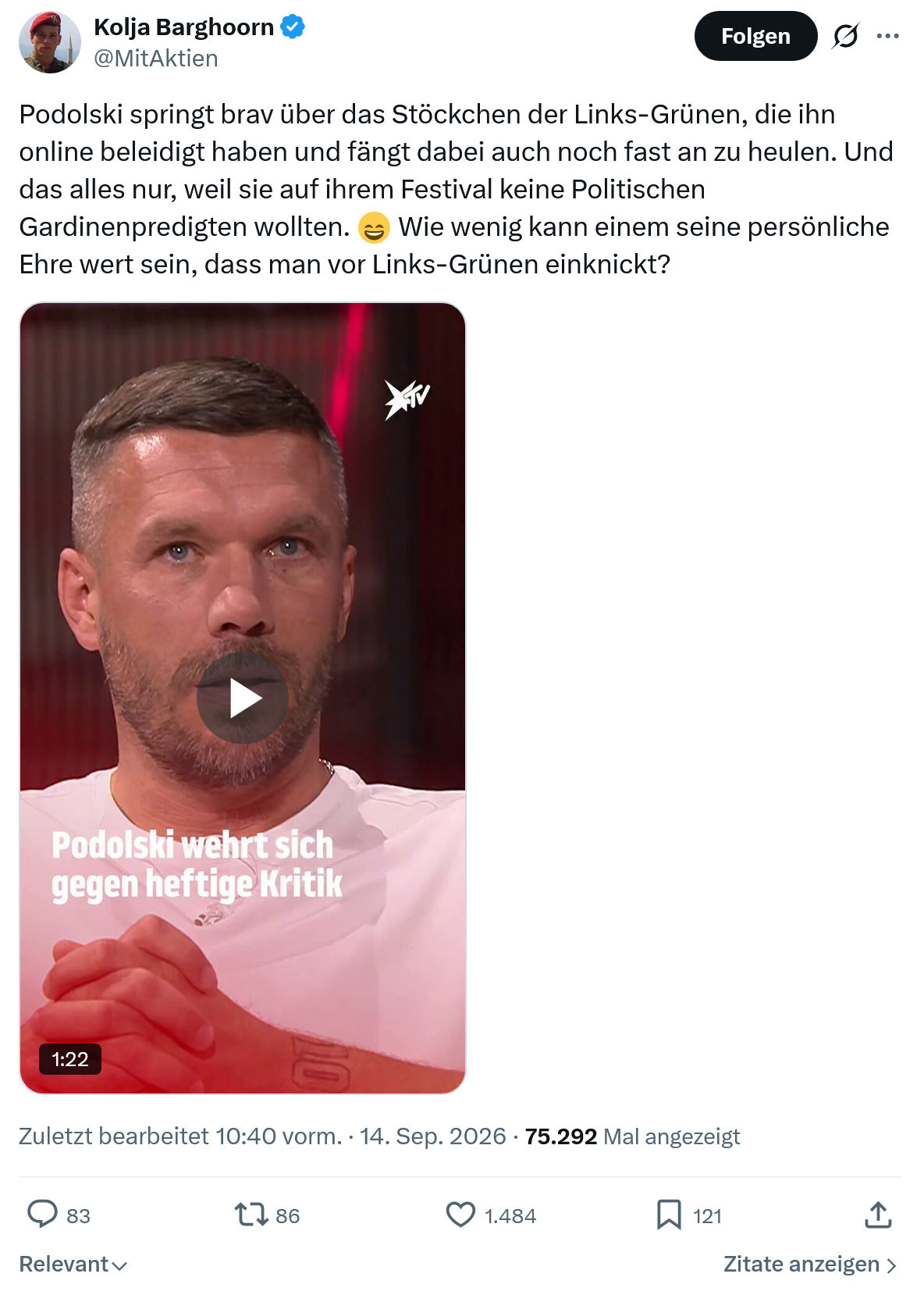 Kolja Barghoorn: Podolski springt brav über...