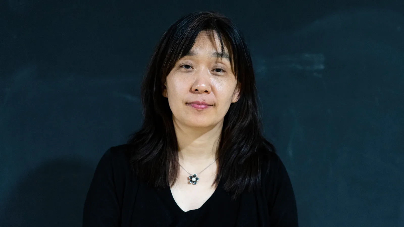 Retrato de Han Kang, autora coreana invitada al CCCB de Barcelona.