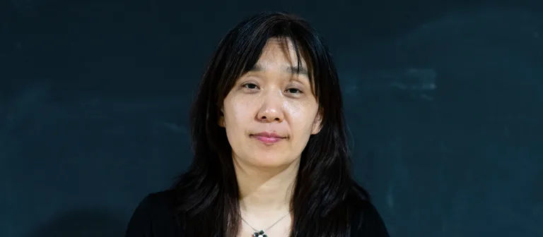Retrato de Han Kang, autora coreana invitada al CCCB de Barcelona.