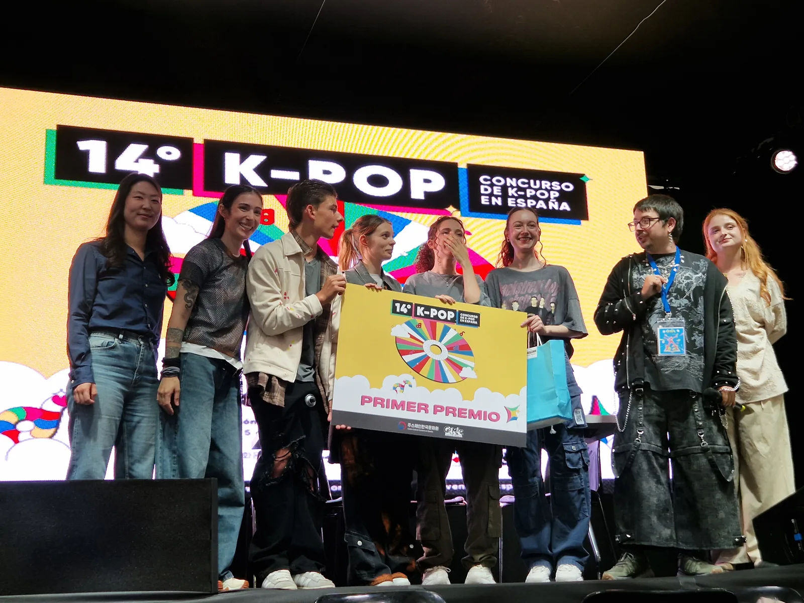 14o Concurso de k-pop en España, primer premio, @byeolbitcrew