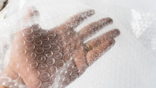 Packing-Materials---bubble-wrap---1015232490