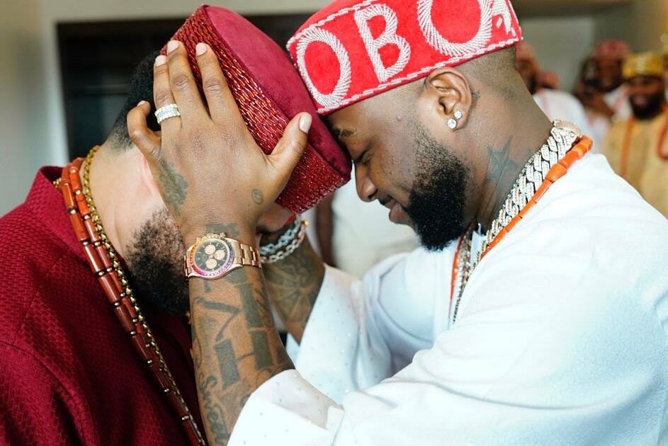 Davido moved fans to tears as he delivered a heartfelt speech at the wedding of his manager Asa Asika, celebrating 16 years of loyalty, brotherhood, and success.