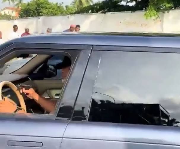 2E5BCAC1 B803 4ECB 9CD6 EE48AEB4D9A3