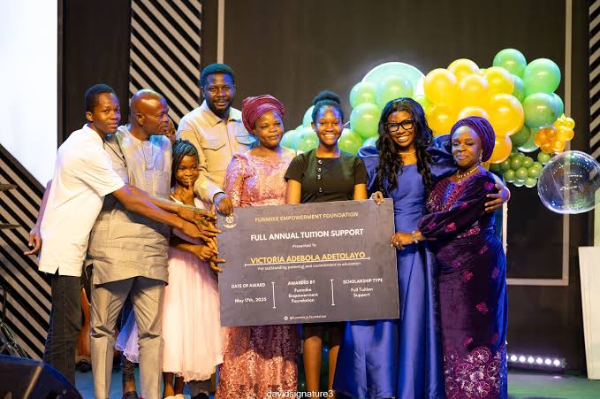 Funmike Empowerment Foundation Awards Scholarships to 25 Undergraduates