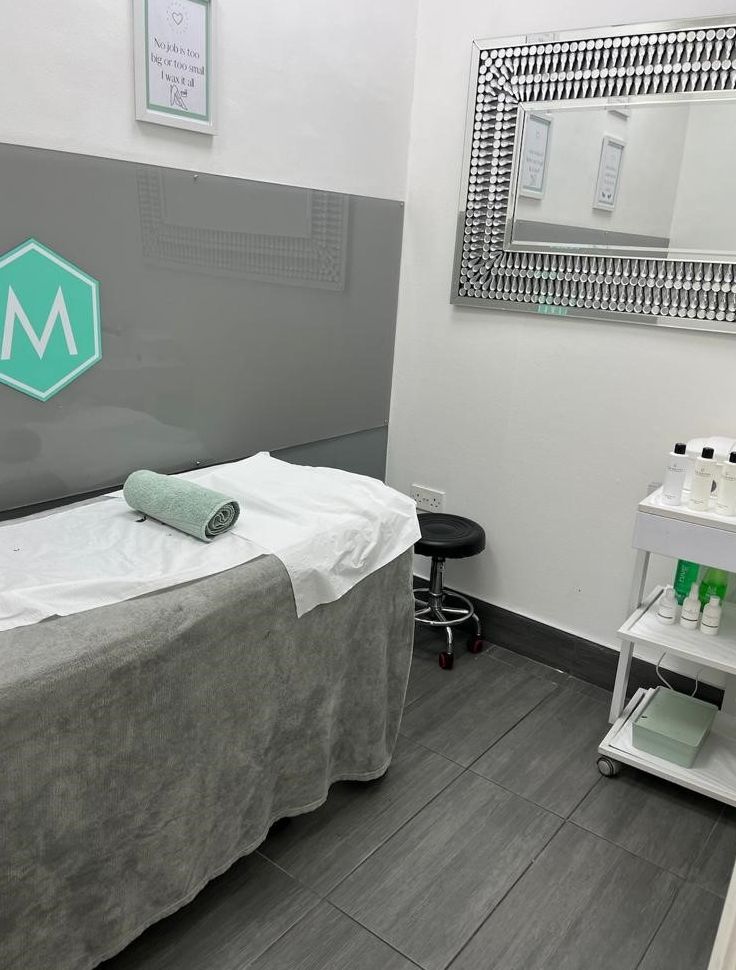 Beauty rooms, Nail bar and hairdresser chair to rent in Orpington