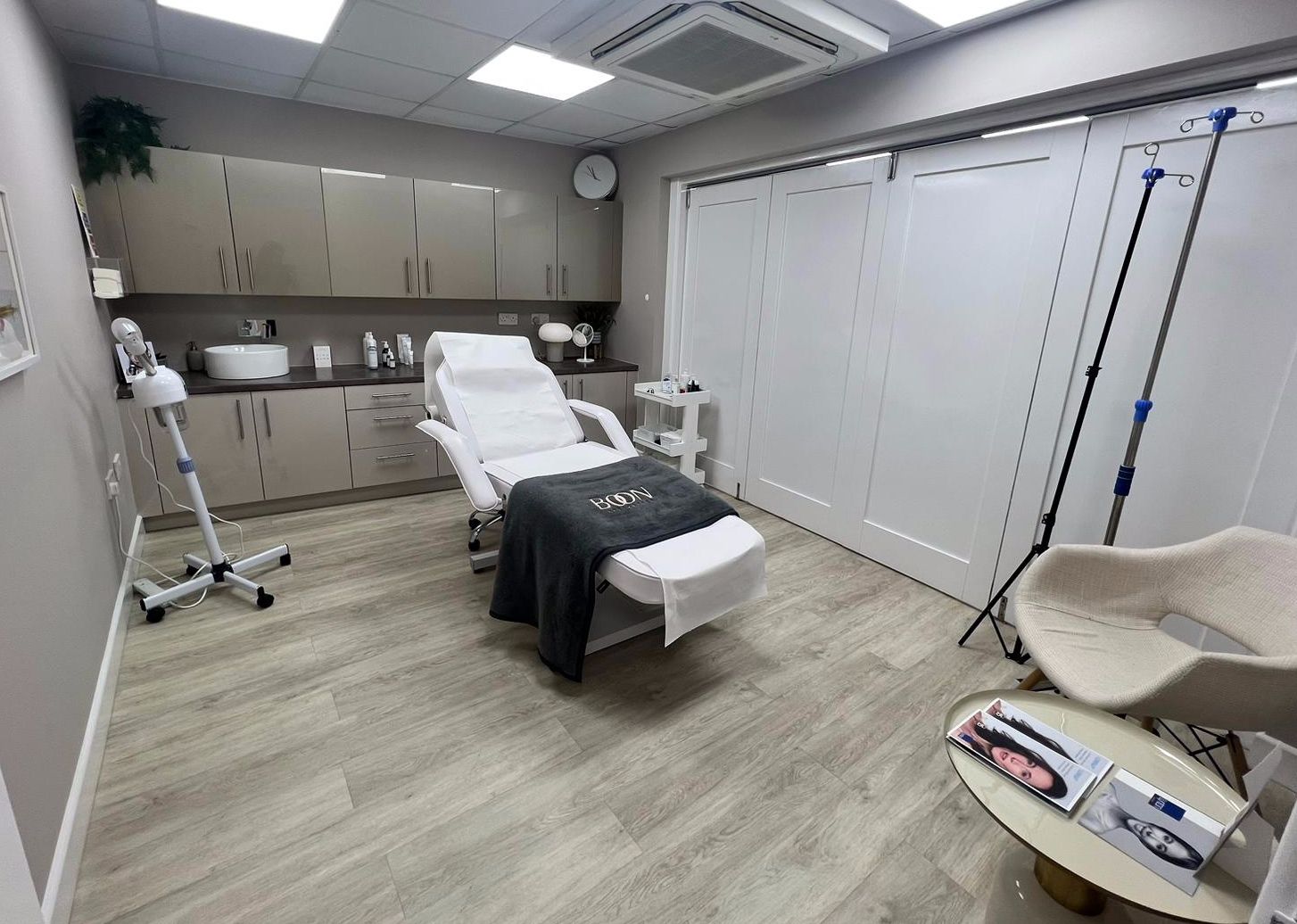 Therapy/Beauty/Spa room for rent in Leicester, England United Kingdom