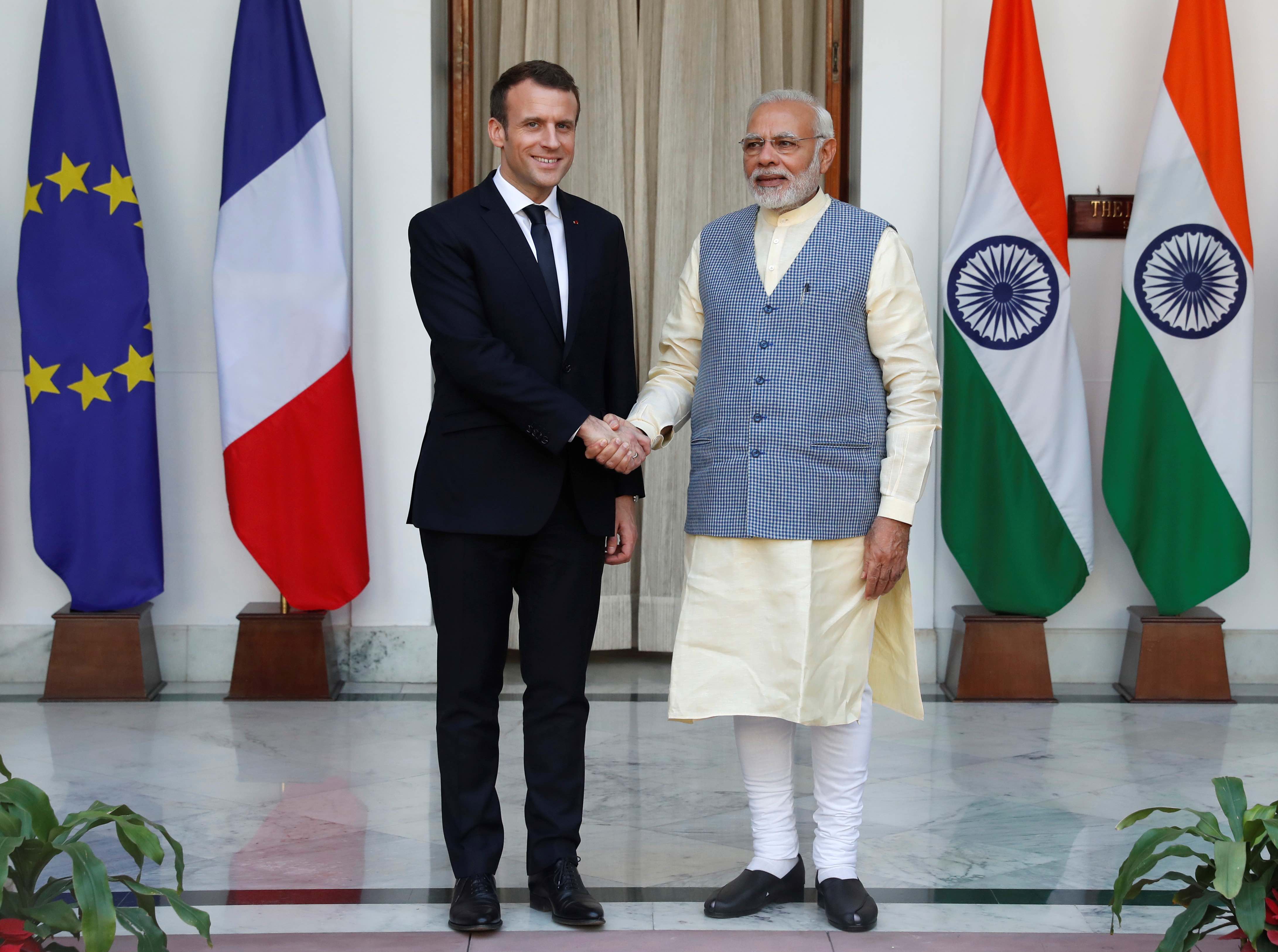 રાષ્ટ્રપતિ મેક્રોન(Emmanuel Macron) અને પીએમ નરેન્દ્ર મોદીએ સંરક્ષણ ઔદ્યોગિક રોડમેપનું સ્વાગત કર્યું