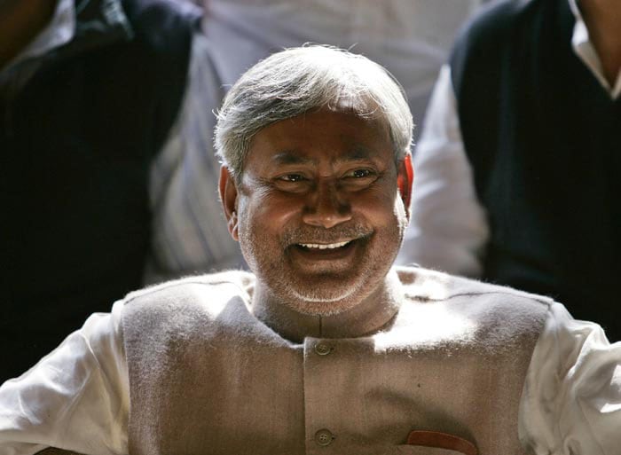 પત્નીના મૃત્યુ પર ખૂબ રડ્યા હતા નીતીશ કુમાર, પરિવારમાંથી કોઈ રાજકારણમાં નથી, જાણો નીતીશ કુમાર વિશે 3 નીતીશ કુમારથી જ કરીએ શરૂઆત