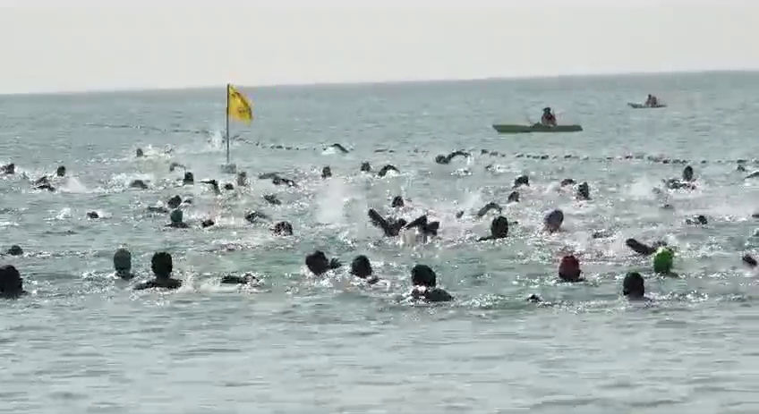 પોરબંદરના ઘૂઘવતા દરિયા ખાતે તરણ સ્પર્ધા યોજાઈ 2 vlcsnap 2024 01 08 16h36m46s516%20 %20Copy